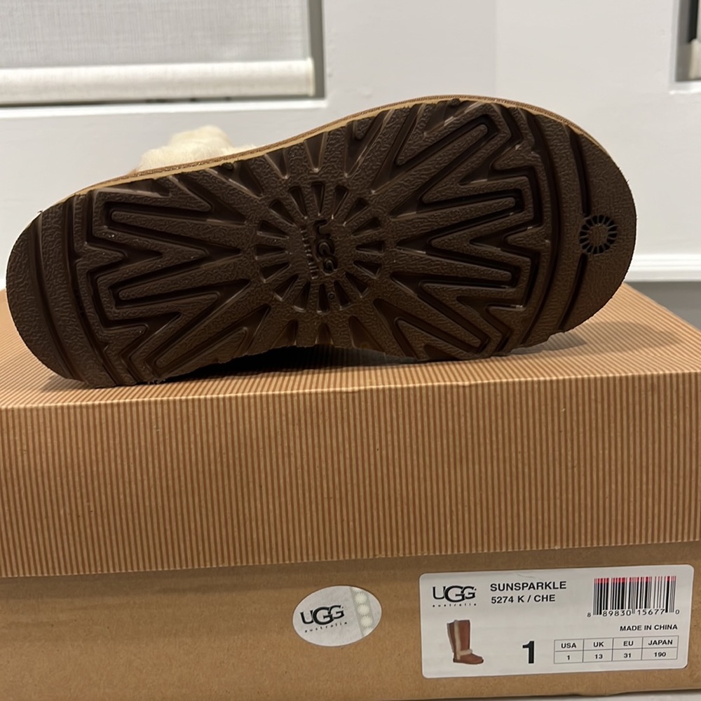 UGG Australia kids tall boots size 1 - Picture 4 of 6